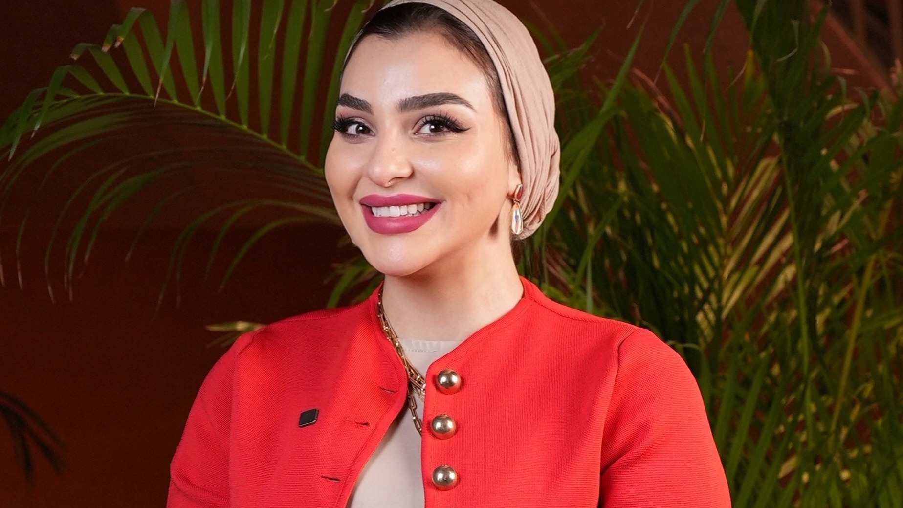 د. سارة خضير: النتيجة الحلوة هي التي لا يلاحظها أحد… وعصر الملامح المبالغ فيها في طريقه إلى الزوال