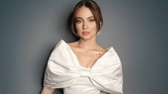 بيسان إسماعيل تخوض أول تجربة سينمائية بأداء شارة «أحبك من زمان» باللهجة الخليجية